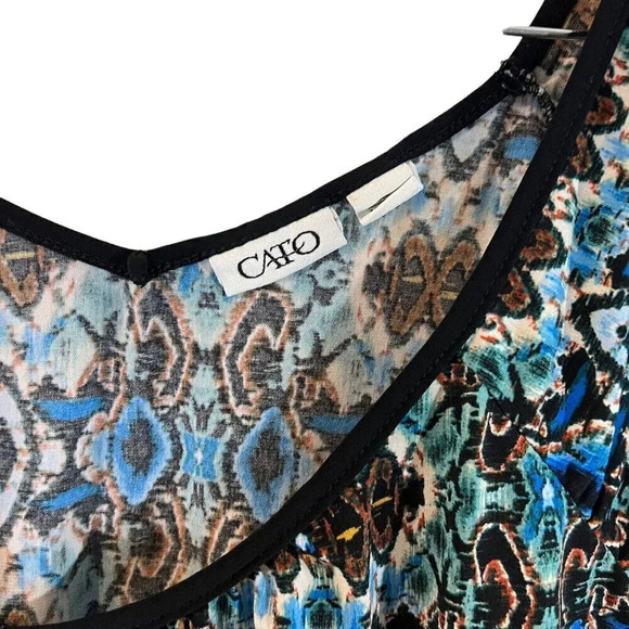 Cato Ikat Abstract Pattern Blouse XL Stretch Button Shoulder Accents Multicolor - Picture 3 of 6